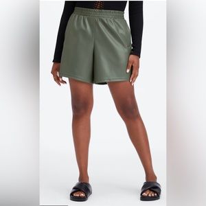 Vegan Leather High-Waisted Short. Smoke Green.